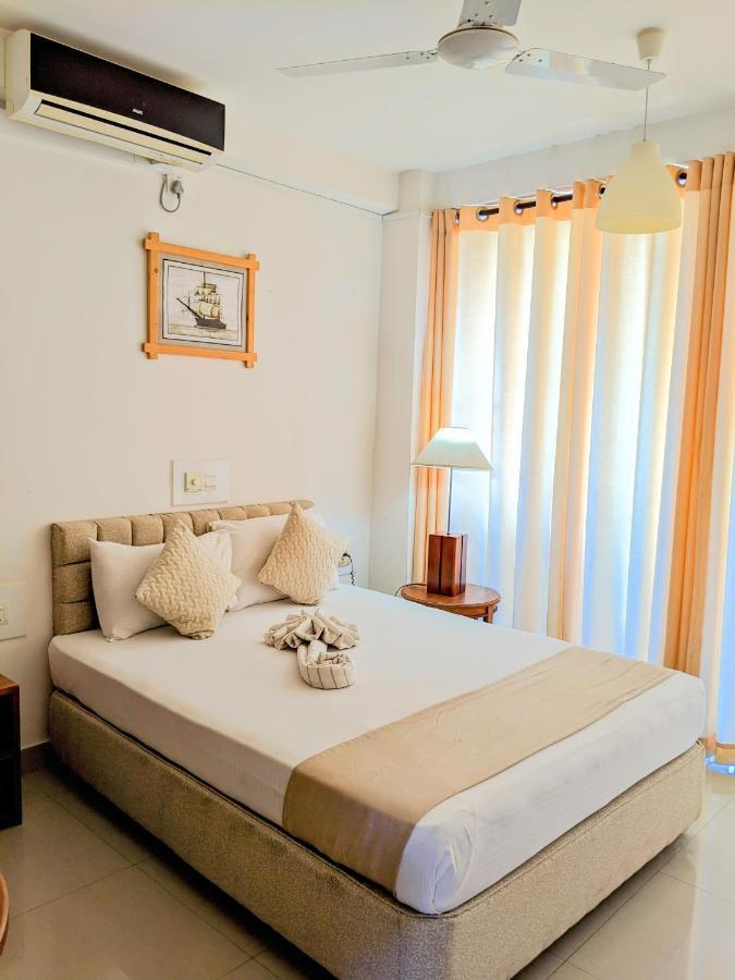 Sky View Grand Hotel Канди Екстериор снимка