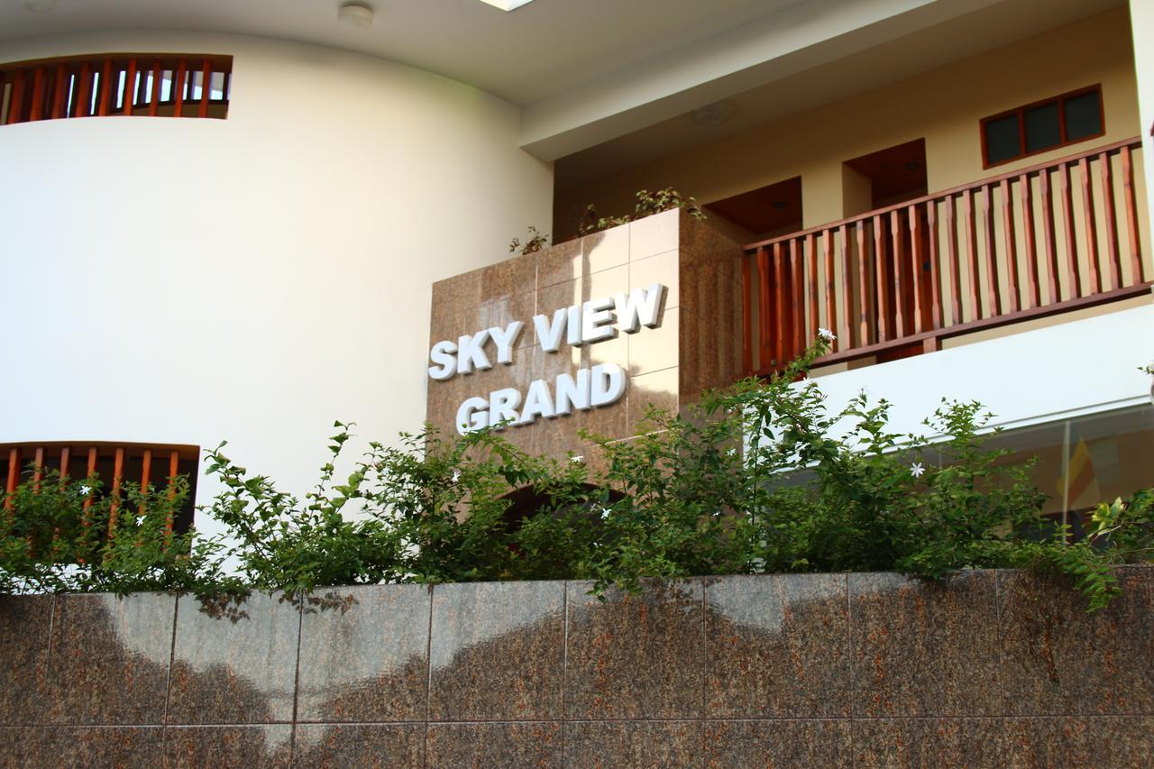 Sky View Grand Hotel Канди Екстериор снимка